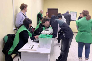 Фотография к новости: Правящая партия Грузии обвинила оппозицию в краже голосов на выборах