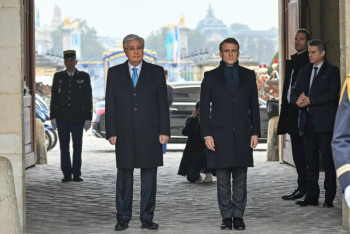 Фотография к новости: Как прошла торжественная церемония встречи президента Казахстана в Париже