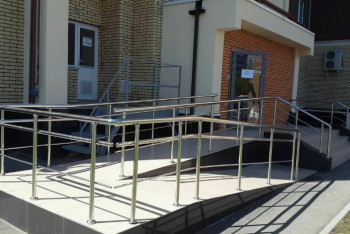 Фотография к новости: Права инвалидов: глава Правительства поручил пересмотреть стандарты строительства