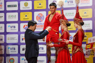 Фотография к новости: Казахстан завоевал одно золото и два серебра на второй день чемпионата мира по самбо