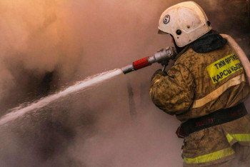 Фотография к новости: Четверых детей спасли пожарные в Актау