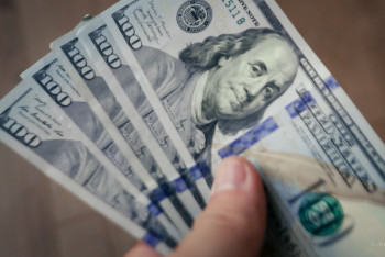 Фотография к новости: Сколько через год будет стоить доллар в Казахстане?