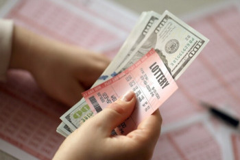 Фотография к новости: Американец выиграл в лотерею 200 тысяч долларов благодаря своему возрасту