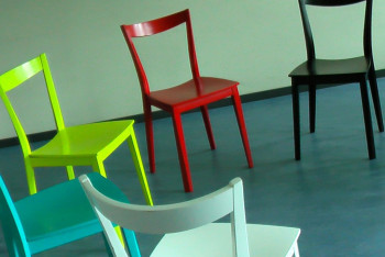 Фотография к новости: Мошенничество с 12 стульями раскрыли кокшетауские полицейские