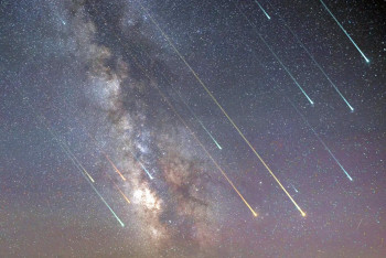 Фотография к новости: Земляне 18 ноября смогут увидеть метеорный поток Леониды