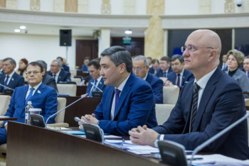 Фотография к новости: Количество контрактов с казахстанскими товаропроизводителями выросло на 55% - Олжас Бектенов