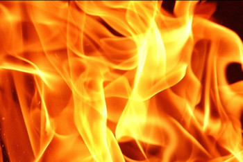 Фотография к новости: Мужчина облил бензином и поджёг девушку в Алматинской области