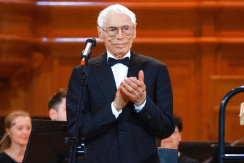 Фотография к новости: Автор музыки к "Бриллиантовой руке" поздравил Казахскую национальную консерваторию