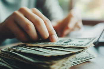 Фотография к новости: Как долго доллар будет расти до 600 тенге