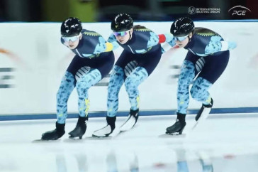 Фотография к новости: Казахстанские конькобежцы отметились бронзой в Польше