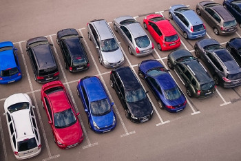 Фотография к новости: Автомобили должников-алиментщиков собираются продавать в Астане