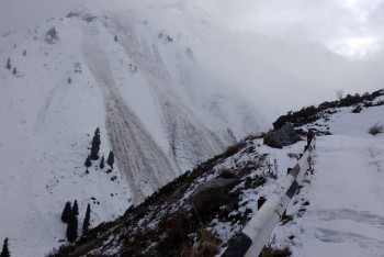 Фотография к новости: Лавины объёмом 1,2 млн кубометров сошли в Казахстане