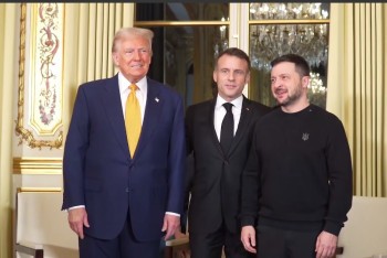 Фотография к новости: Зеленский встретился с Трампом и Макроном