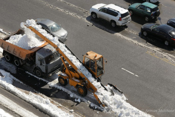 Фотография к новости: Коммунальщики Астаны за ночь вывезли 15 тысяч кубометров снега