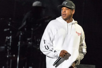 Фотография к новости: Рэпера Jay-Z обвинили в изнасиловании 13-летней девочки