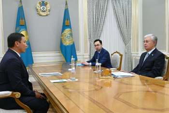 Фотография к новости: Токаев поздравил Головкина с новым назначением