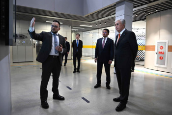 Фотография к новости: Робота-собаку презентовали президенту Казахстана