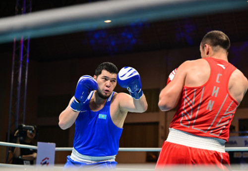 Фотография к новости: Айбек Оралбай стал двукратным чемпионом Азии по боксу