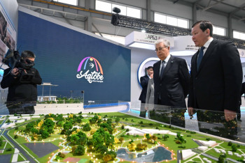 Фотография к новости: Токаев продолжает внимательно следить за внутренней политикой – эксперт о визите президента в Актобе