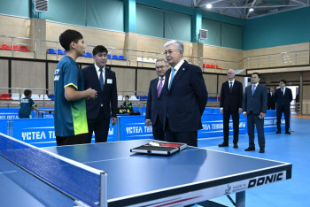 Фотография к новости: Глава государства посетил Центр настольного тенниса в Талдыкоргане