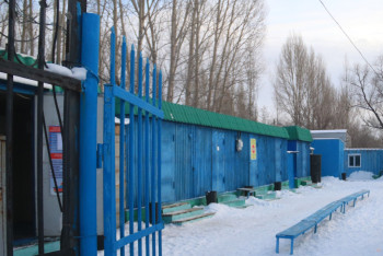 Фотография к новости: 20 лет в контейнерах без тепла и воды: в Павлодаре юным биатлонистам построили тёплые раздевалки