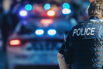 Фотография к новости: Преступник хотел скрыться от полиции через дымоход и застрял