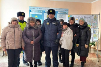 Фотография к новости: Сотрудники "АРЭК-Энергосбыт" едва не замёрзли на трассе в Акмолинской области