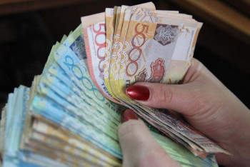 Фотография к новости: Карагандинка обманула знакомых на 47 млн тенге