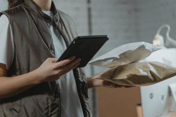 Фотография к новости: В Казахстане введут обязательное декларирование посылок из интернет-магазинов