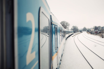 Фотография к новости: Шесть человек пострадали при столкновении поезда и грузовика в Атырауской области