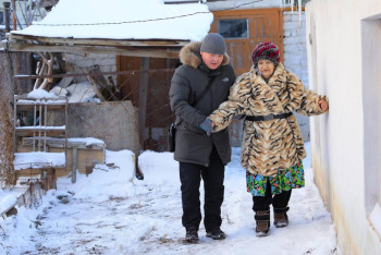 Фотография к новости: "Таза Қазақстан": Чистый двор — забота о старшем поколении