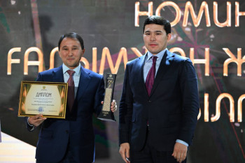 Фотография к новости: Ербол Мырзабосынов наградил лучших в спортивной сфере по итогам 2024 года