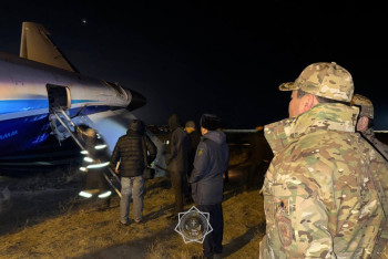 Фотография к новости: Чёрный ящик найден на месте авиакатастрофы в Актау и приобщён к делу