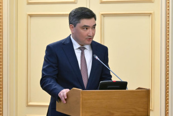 Фотография к новости: Олжас Бектенов проинформировал президента о ситуации в связи с авиакатастрофой вблизи Актау