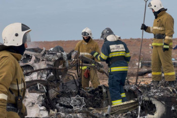 Фотография к новости: Как спасали пассажиров рухнувшего самолёта в Актау