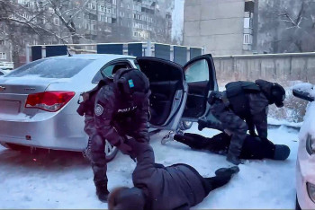 Фотография к новости: Полицейские задержали квартирных воров с золотом и деньгами в области Абай