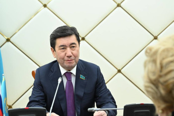 Фотография к новости: Ерлан Кошанов поздравил казахстанцев с наступающим Новым годом