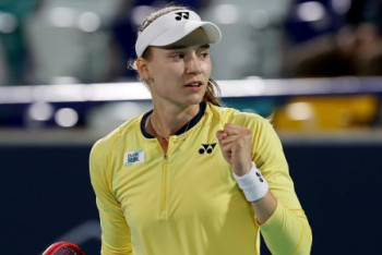 Фотография к новости: Рыбакина сделала категоричное заявление о работе со скандальным тренером