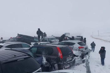 Фотография к новости: Массовое ДТП на трассе Астана – Щучинск: кто заплатит за повреждение 95 автомобилей