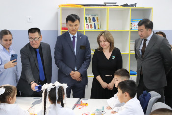 Фотография к новости: С работой первой комфортной школы в ЗКО ознакомилась депутат Мажилиса