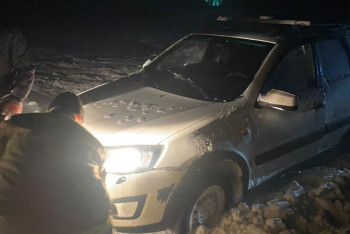 Фотография к новости: Сотрудники МЧС спасли несколько человек из снежного плена в Акмолинской области