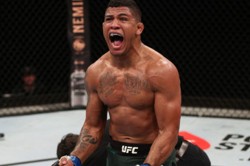 Фотография к новости: Объявлен топовый бой UFC в весе Шавката Рахмонова