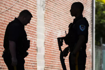 Фотография к новости: Неизвестные угнали три внедорожника с военного склада в США