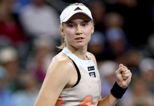 Фотография к новости: Елена Рыбакина рассказала о проблемах со здоровьем