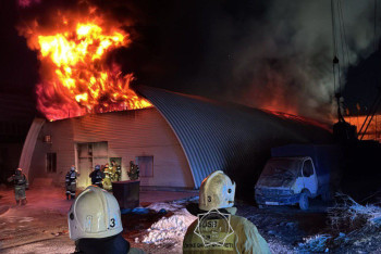 Фотография к новости: Cклад сгорел в Шымкенте