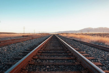 Фотография к новости: Более 45 тысяч казахстанцев наказали за переход железной дороги в неположенных местах