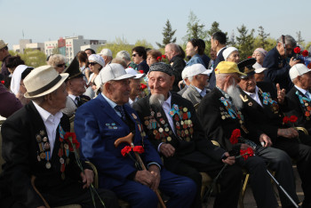 Фотография к новости: Размер выплат ветеранам ко Дню Победы назвали в Минтруда