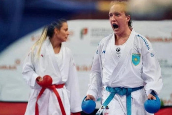 Фотография к новости: Две казахстанки вышли в финал Премьер-Лиги по каратэ