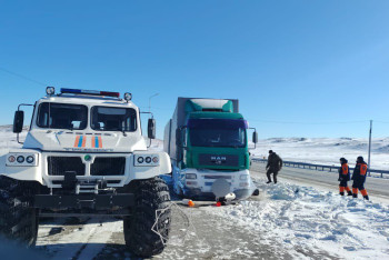 Фотография к новости: Замёрзло топливо: пять суток провёл дальнобойщик на трассе в Жамбылской области