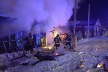 Фотография к новости: Из горящего дома в Петропавловске вынесли газовый баллон